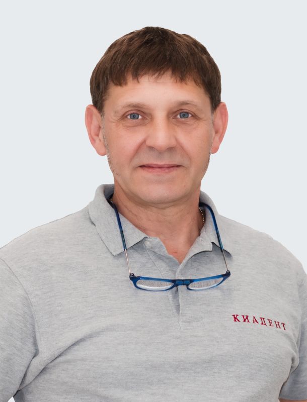 Головний лікар стоматолог-терапевт Ковешніков Ігор Олексійович